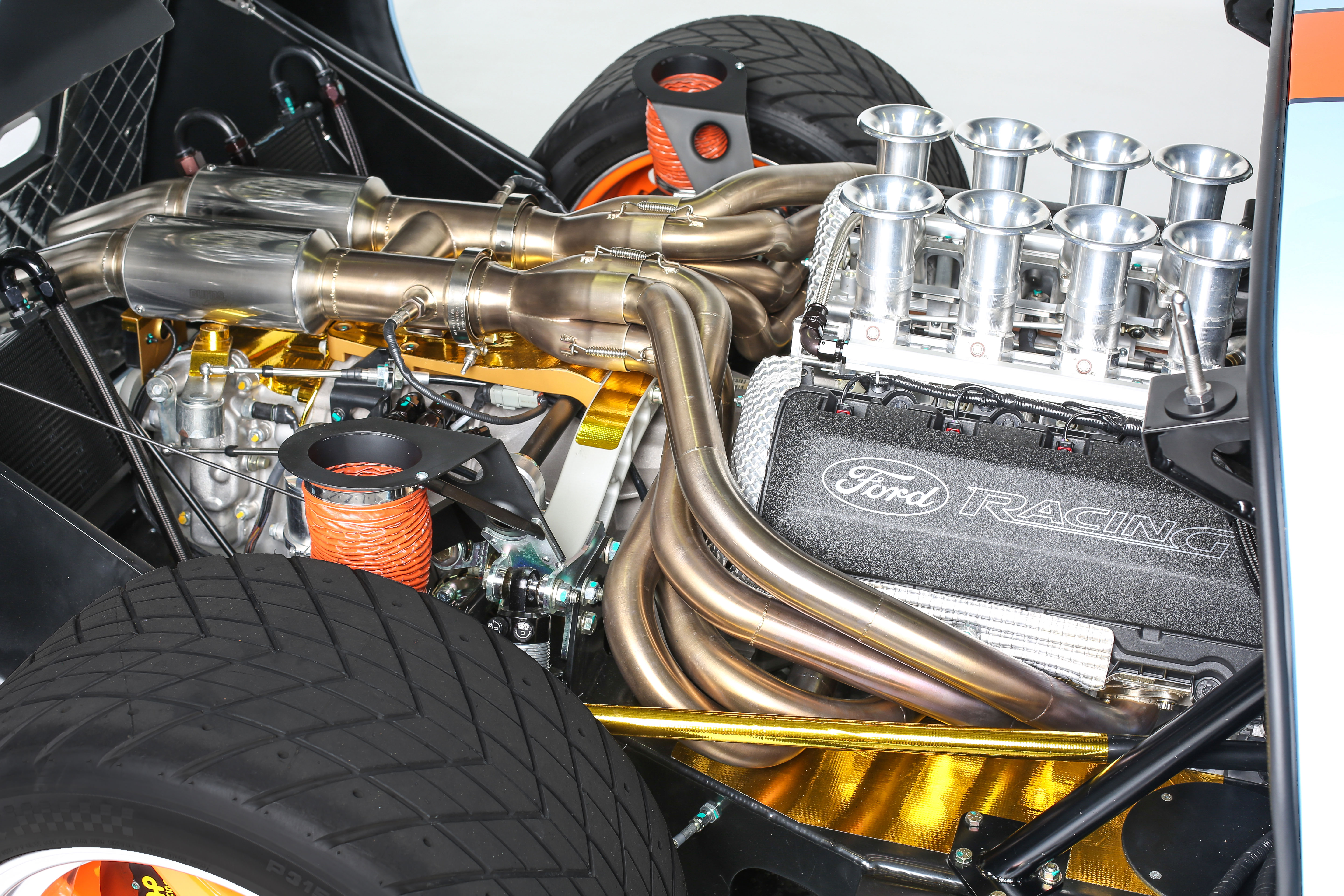 GT40-Engine-1-large.jpg